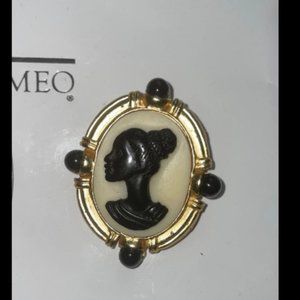 Vintage Black Cameo Brooch Similar to Coreen Simpson